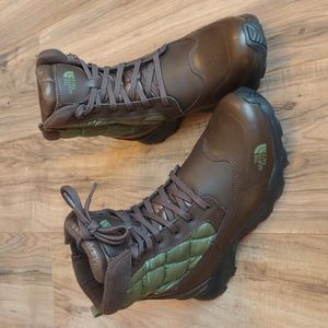 North Face mens hiking/snow boot
